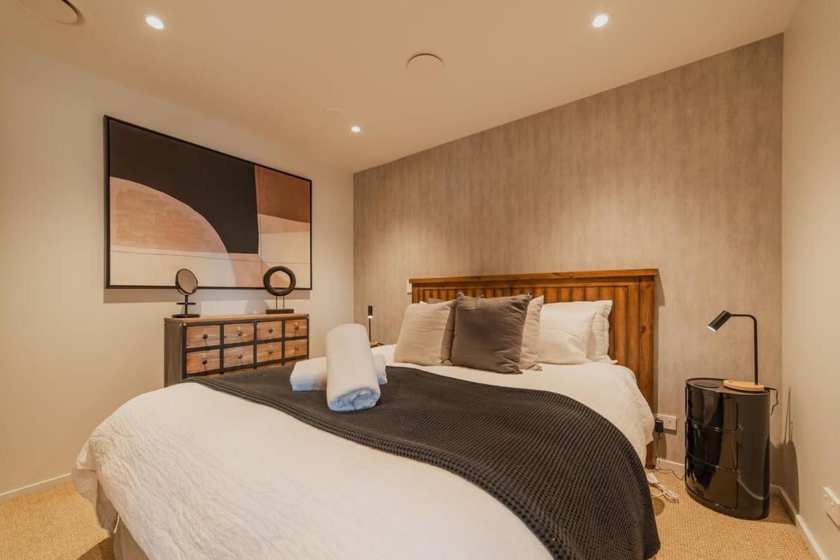 Penthouse Perfection - 2Br Elegance On Worcester St كريستتشيرش المظهر الخارجي الصورة