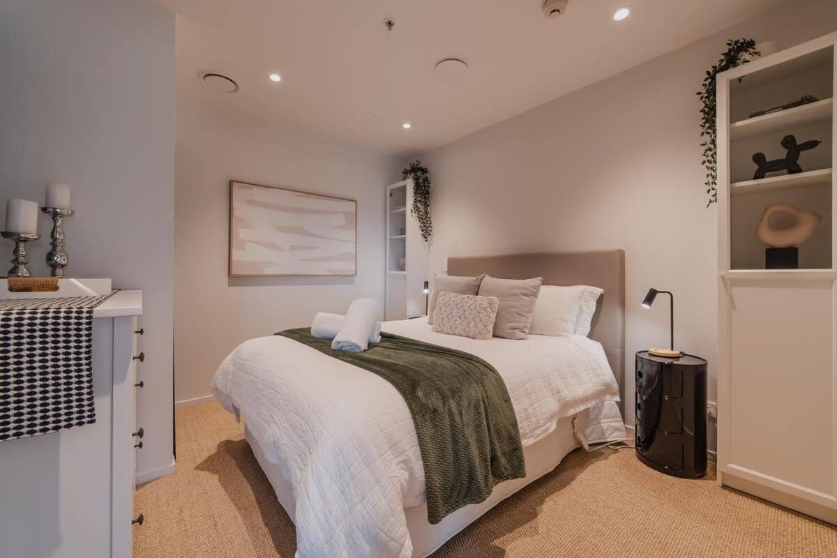 Penthouse Perfection - 2Br Elegance On Worcester St كريستتشيرش المظهر الخارجي الصورة